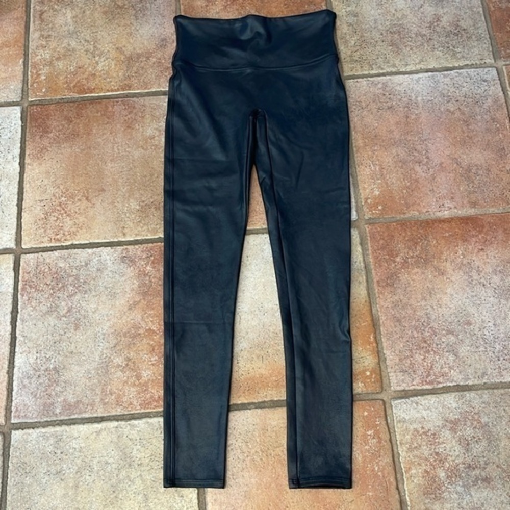 SPANX vegan leather leggings M